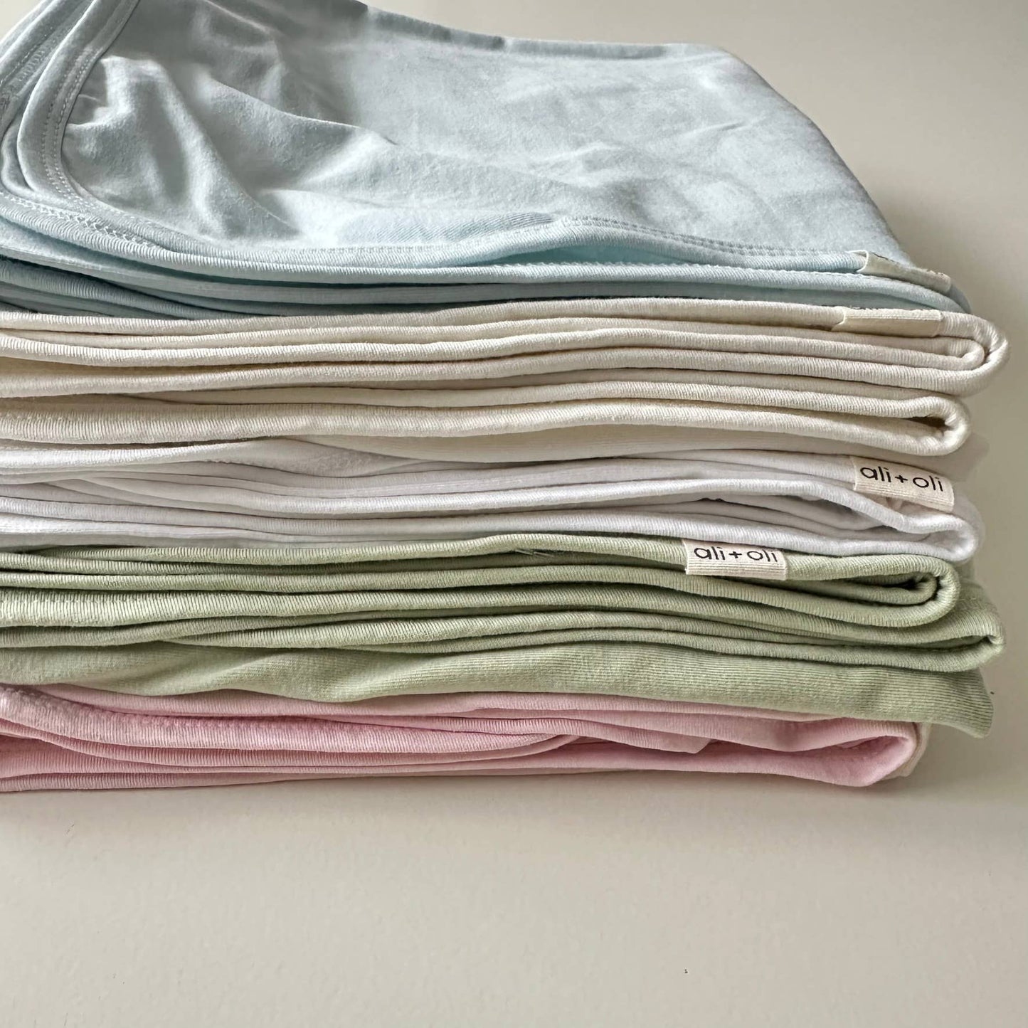 Ali+Oli - Receiving Organic Cotton Swaddle Baby Blanket