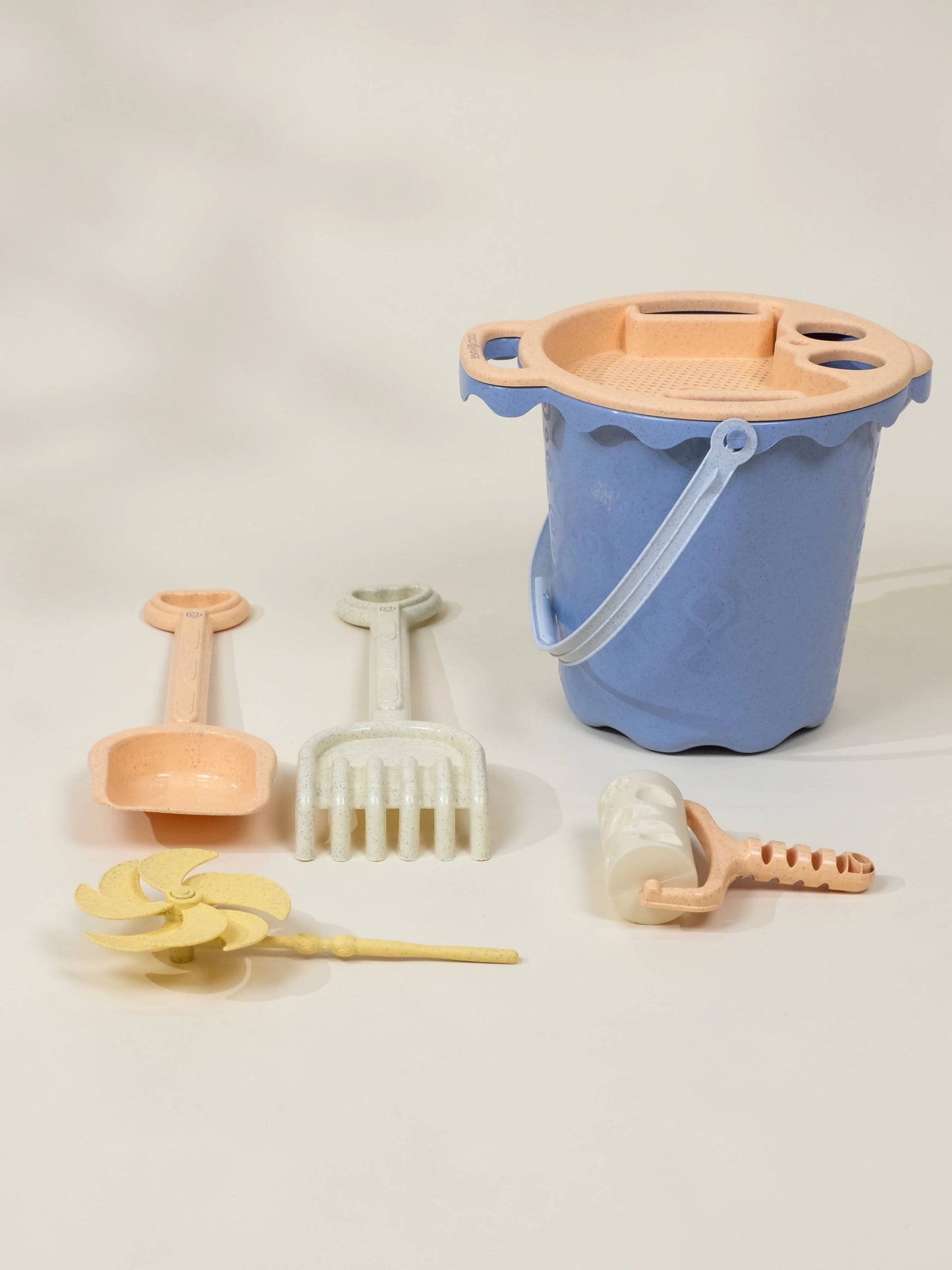 Coco Village - Oversized 6-Piece Wheat Straw Sand Toy Set – Bucket & Accessories