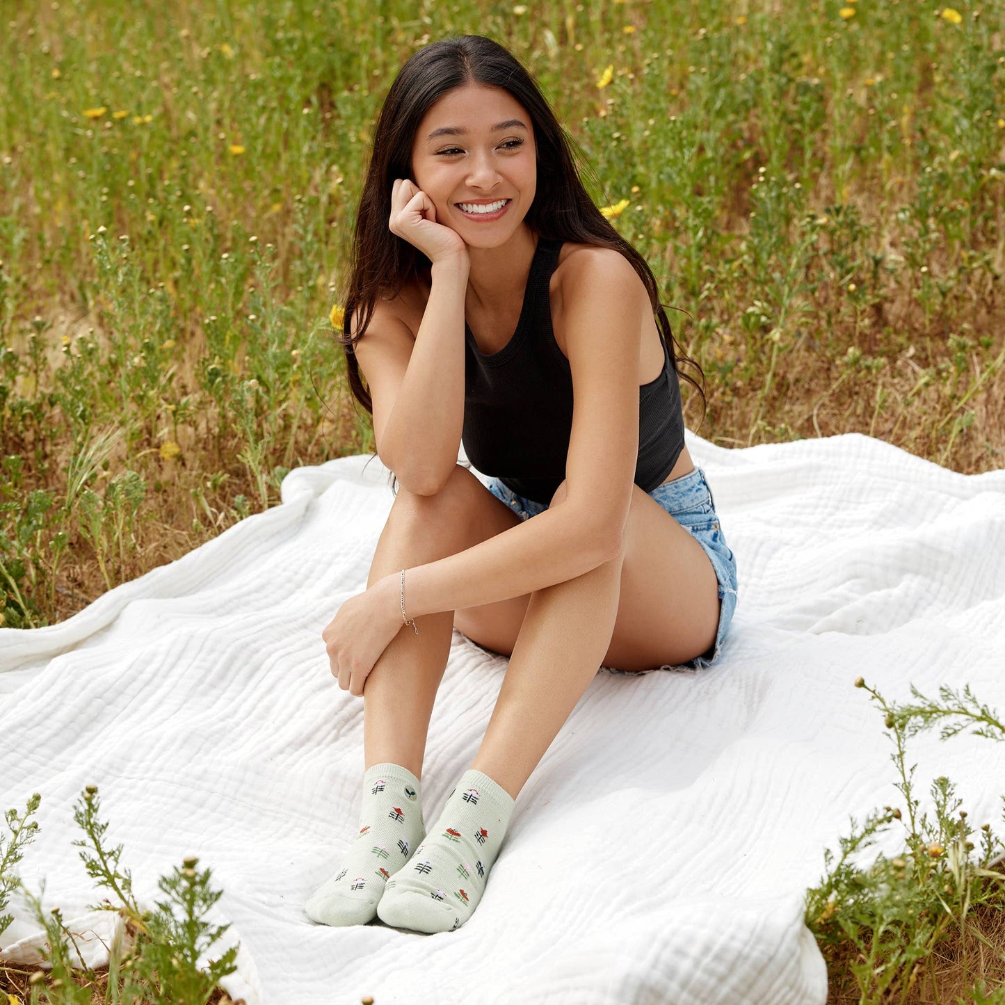 Conscious Step - Ankle Socks that Plant Trees | Tulips - Gifts for Gardeners