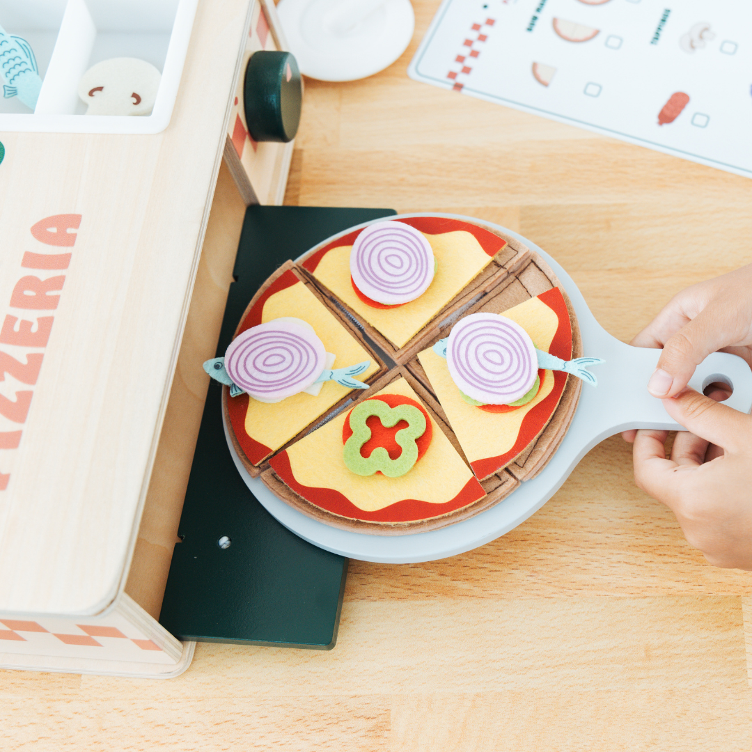 Pearhead - Wooden Pizzeria Toy Set, 18-Piece Pizza Pretend Play Food