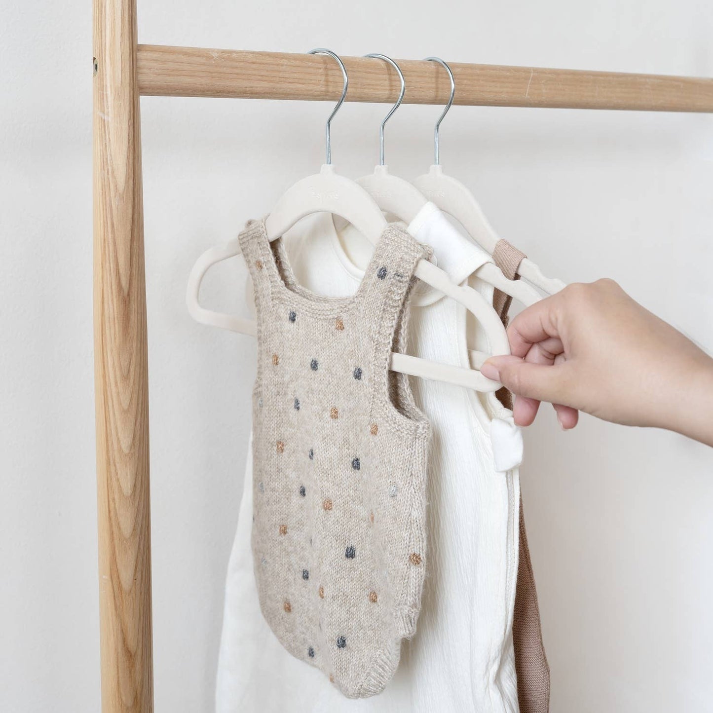 3 Sprouts - Kids & Baby Velvet Hangers (2 Packs of 15)