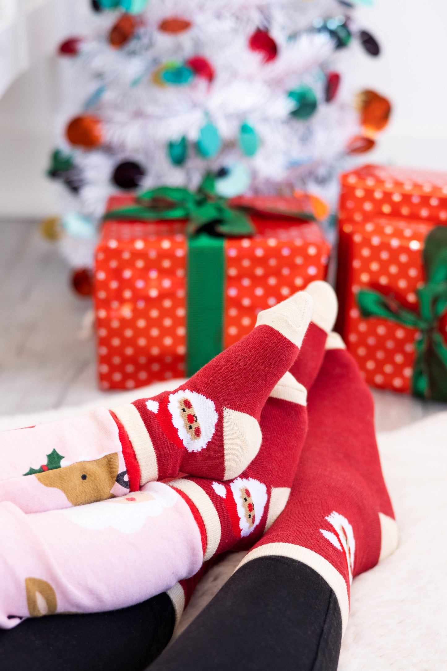 Pearhead - Santa Parent & Baby Christmas Matching Holiday Sock Set