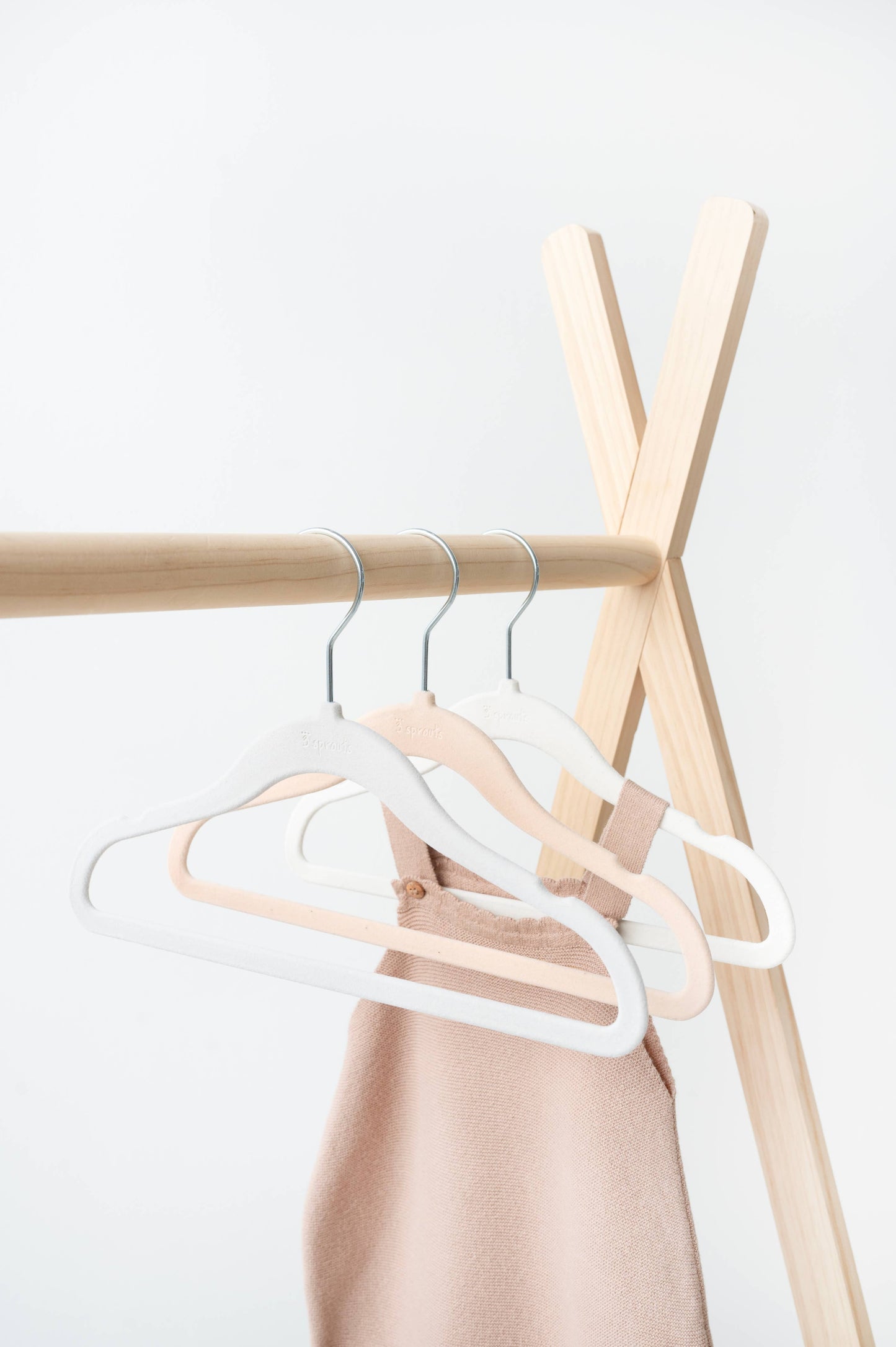 3 Sprouts - Kids & Baby Velvet Hangers (2 Packs of 15)