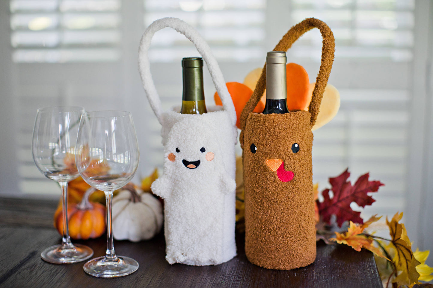 Pearhead - Ghost Sherpa Wine Bottle Gift Bag, Hostess Gift