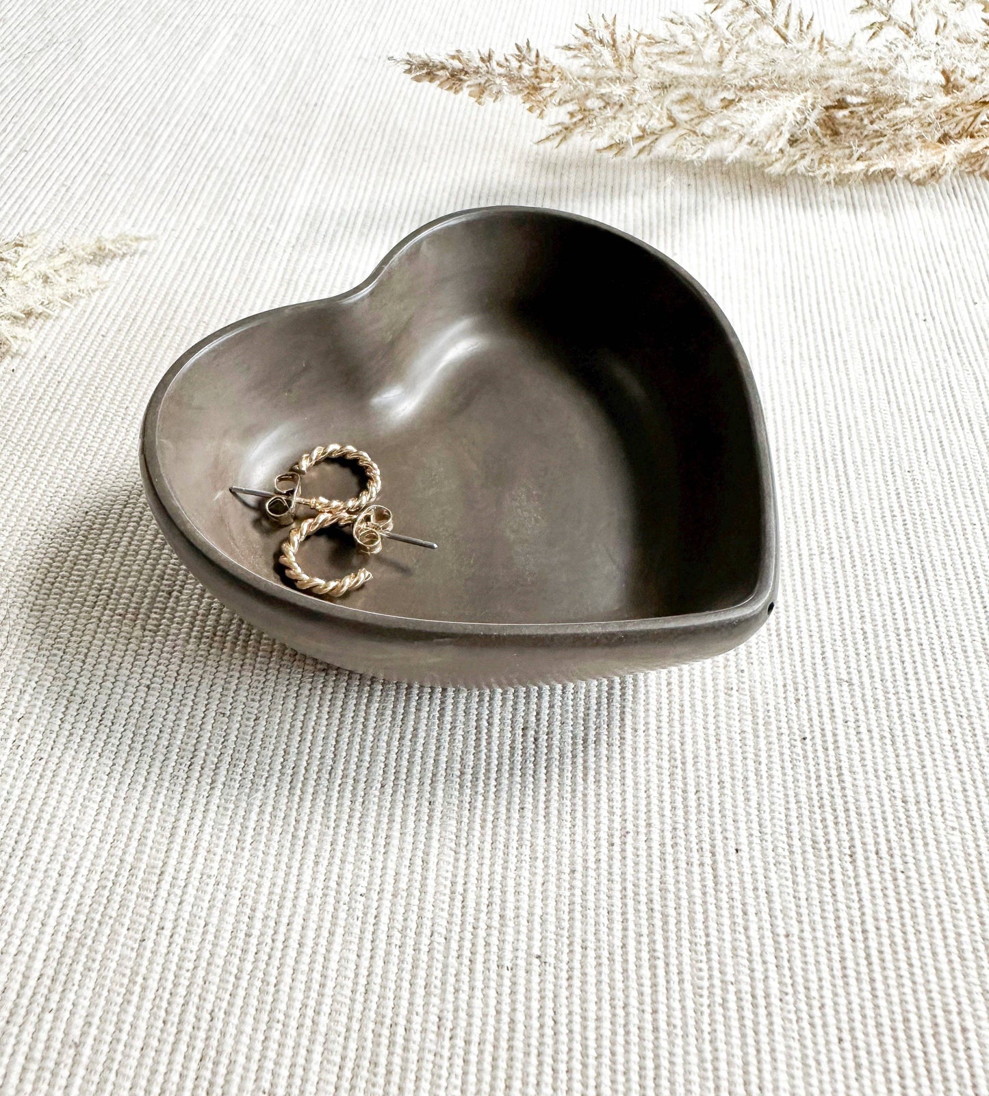Mini Heart Dish (no tariffs)