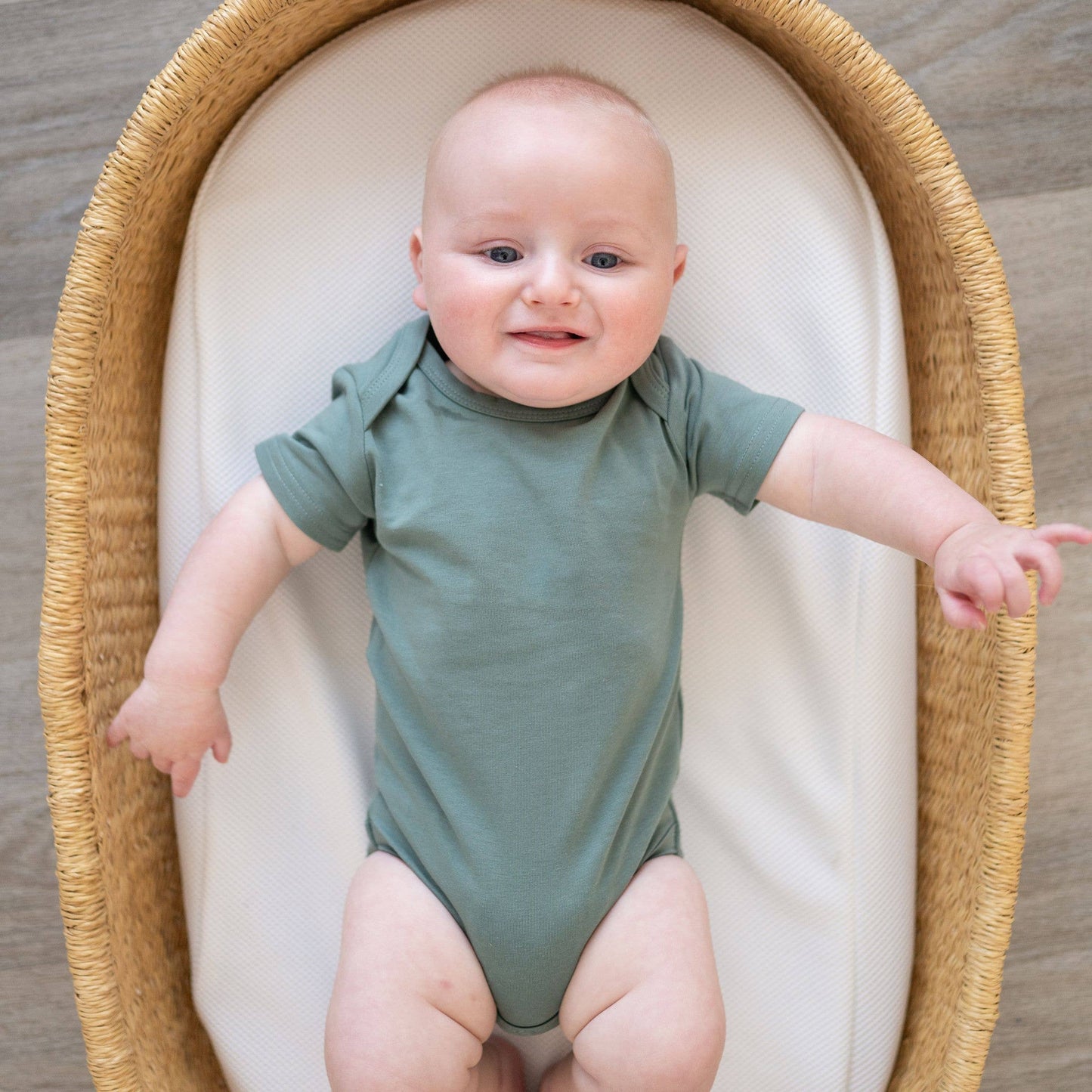Organic Cotton Short Sleeve Bodysuit  Basil Green