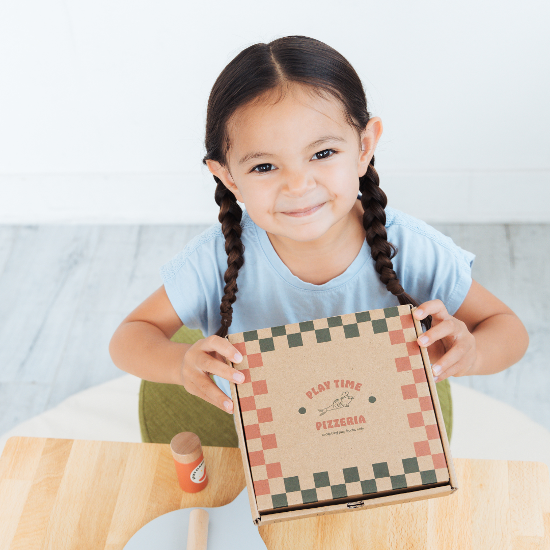 Pearhead - Wooden Pizzeria Toy Set, 18-Piece Pizza Pretend Play Food