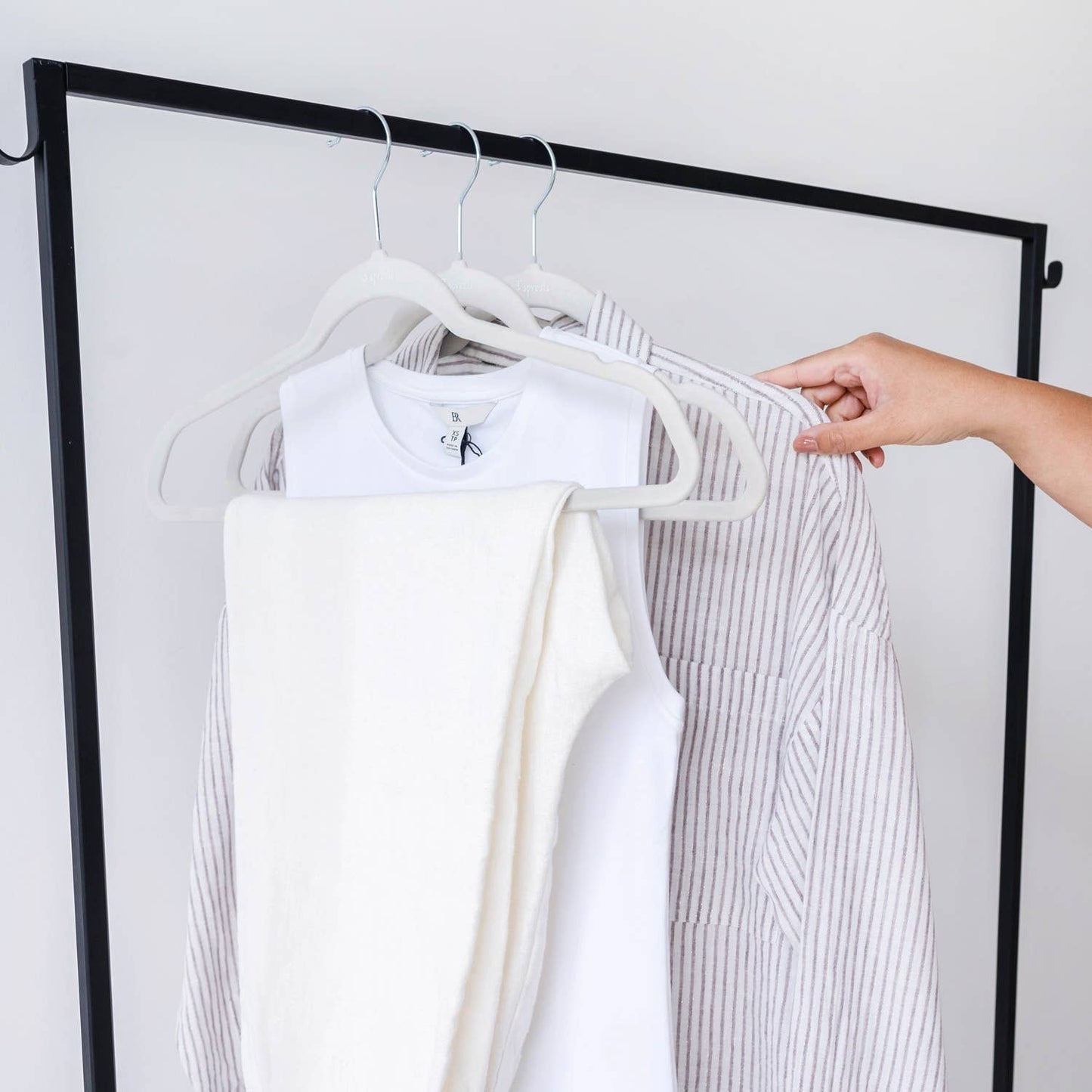 3 Sprouts - Adult Velvet Hangers (2 Packs of 15)