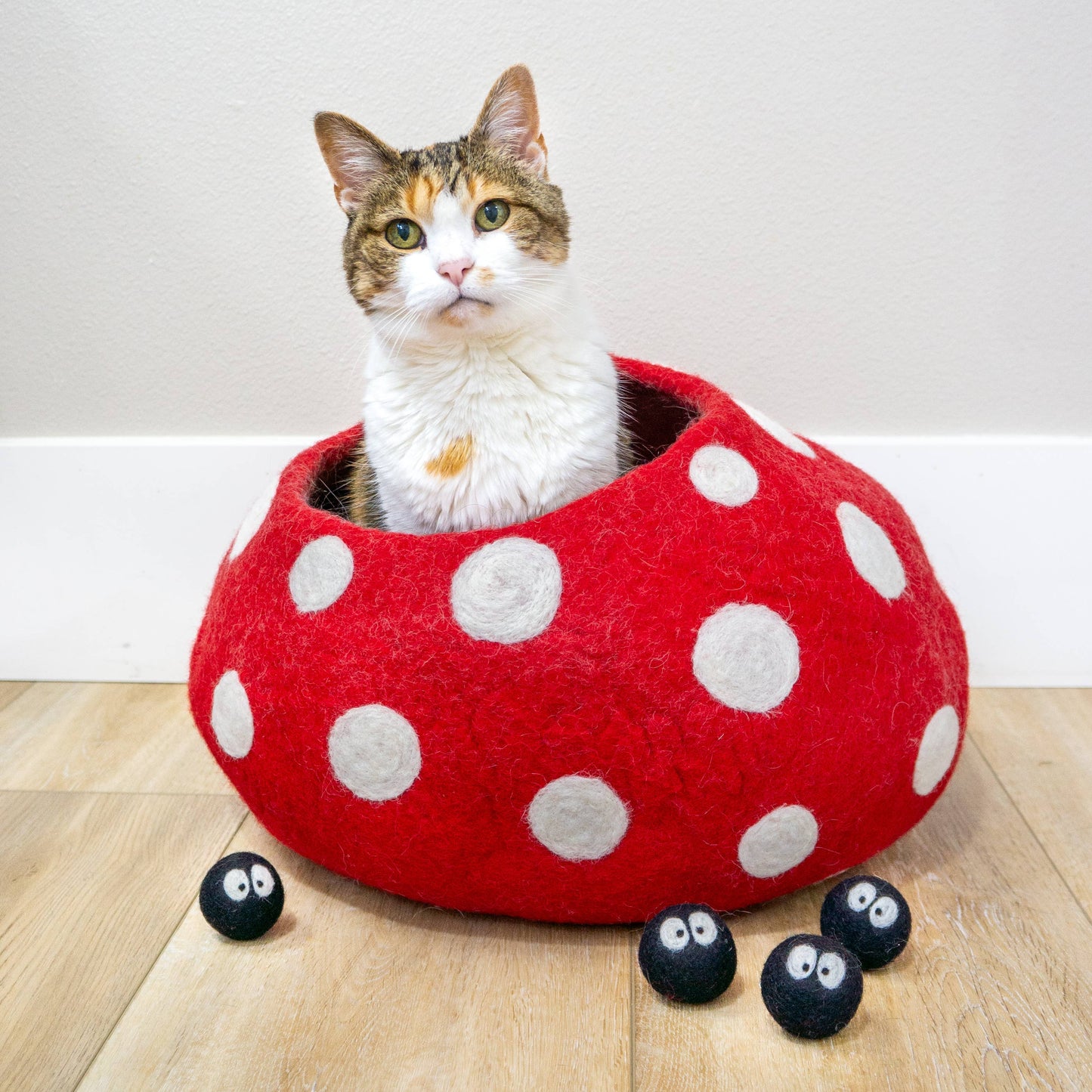 Friendsheep - Felt Wool Cat Cave RED MUSHROOM Eco Kitty Cave