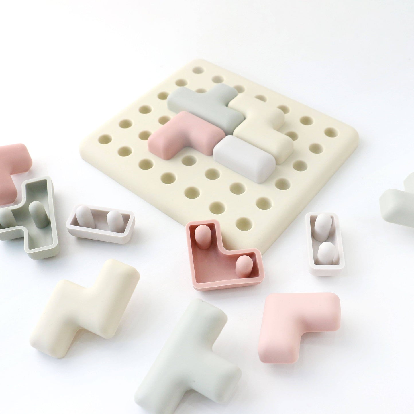 Ali+Oli - Pentomino Silicone Puzzle – Montessori Shape & Logic Toy