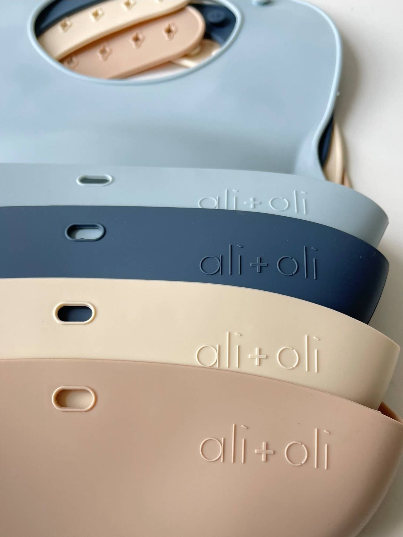 Ali+Oli - Silicone Baby Bib Roll Up & Stay Closed - (Sky)