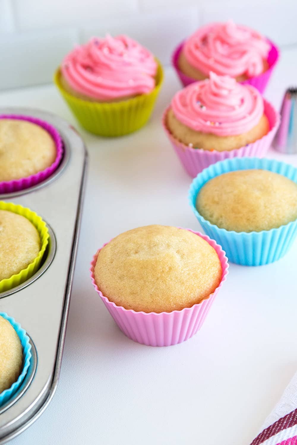 Fox Run Brands - Bakelicious Silicone Cupcake Liners, Set of 12, 2.75"