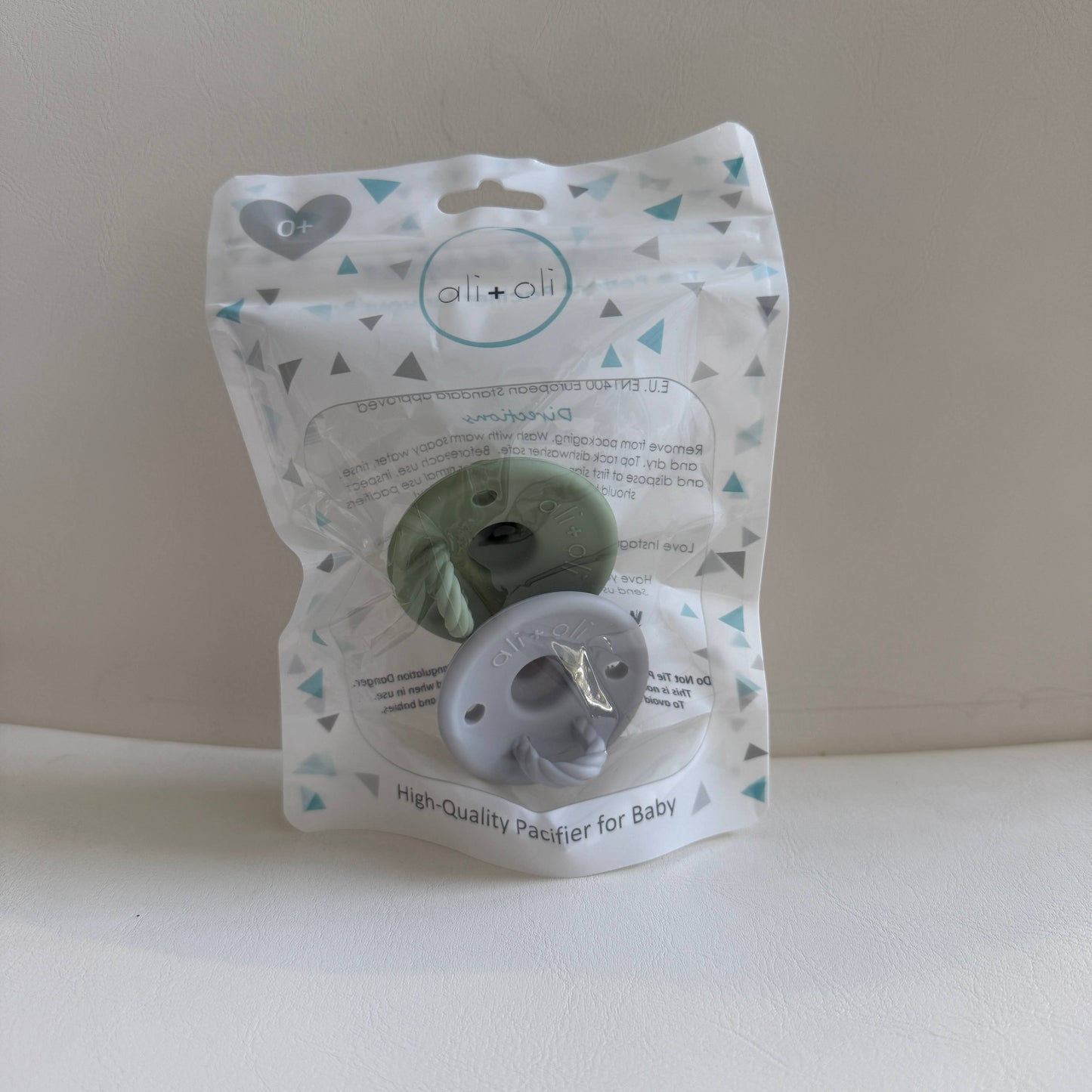 Ali+Oli - Pacifier Set Round (Grey & Sage)