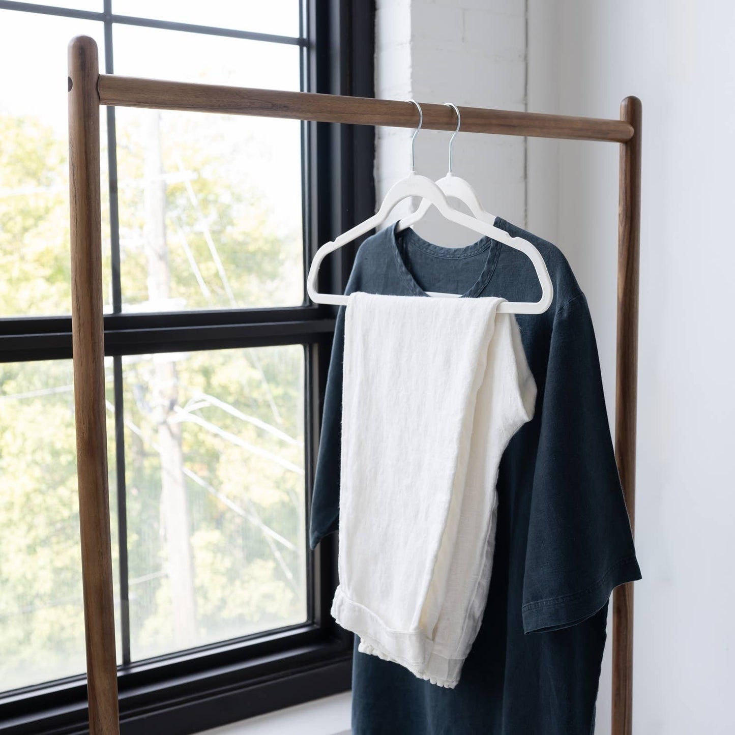 3 Sprouts - Adult Velvet Hangers (2 Packs of 15)