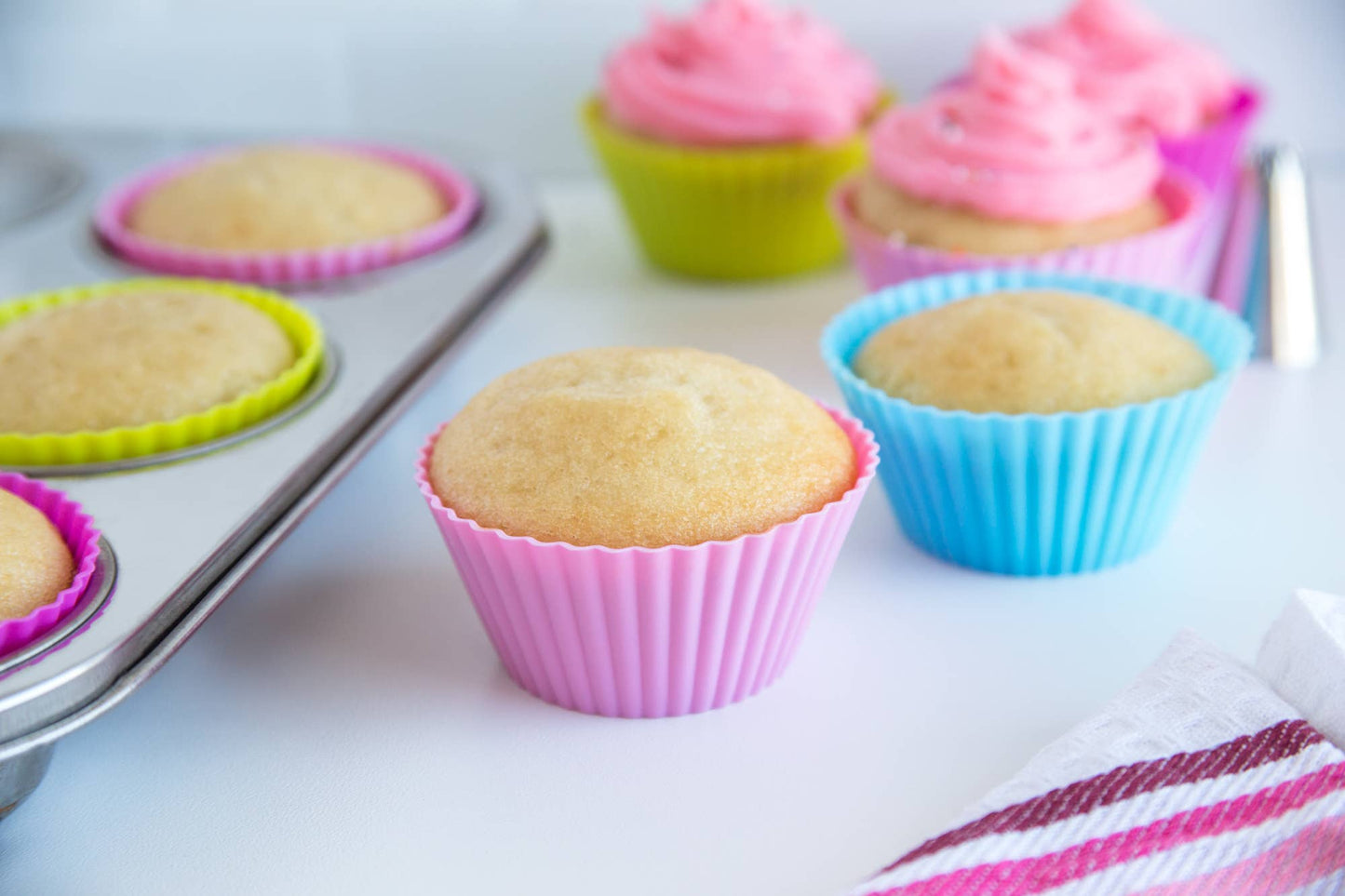 Fox Run Brands - Bakelicious Silicone Cupcake Liners, Set of 12, 2.75"