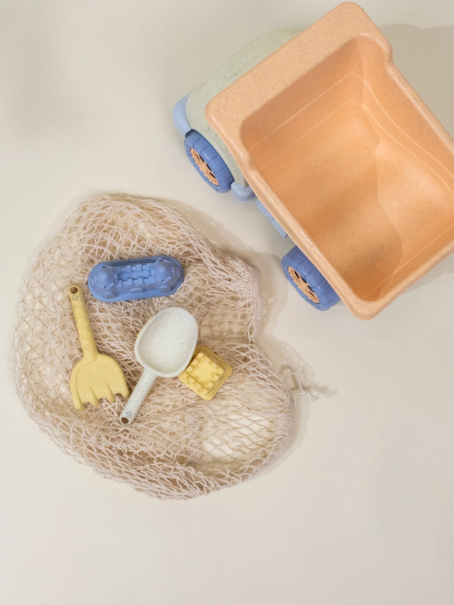 Coco Village - Oversized 5-Piece Wheat Straw Sand Toy Set – Dump Truck & Accessories