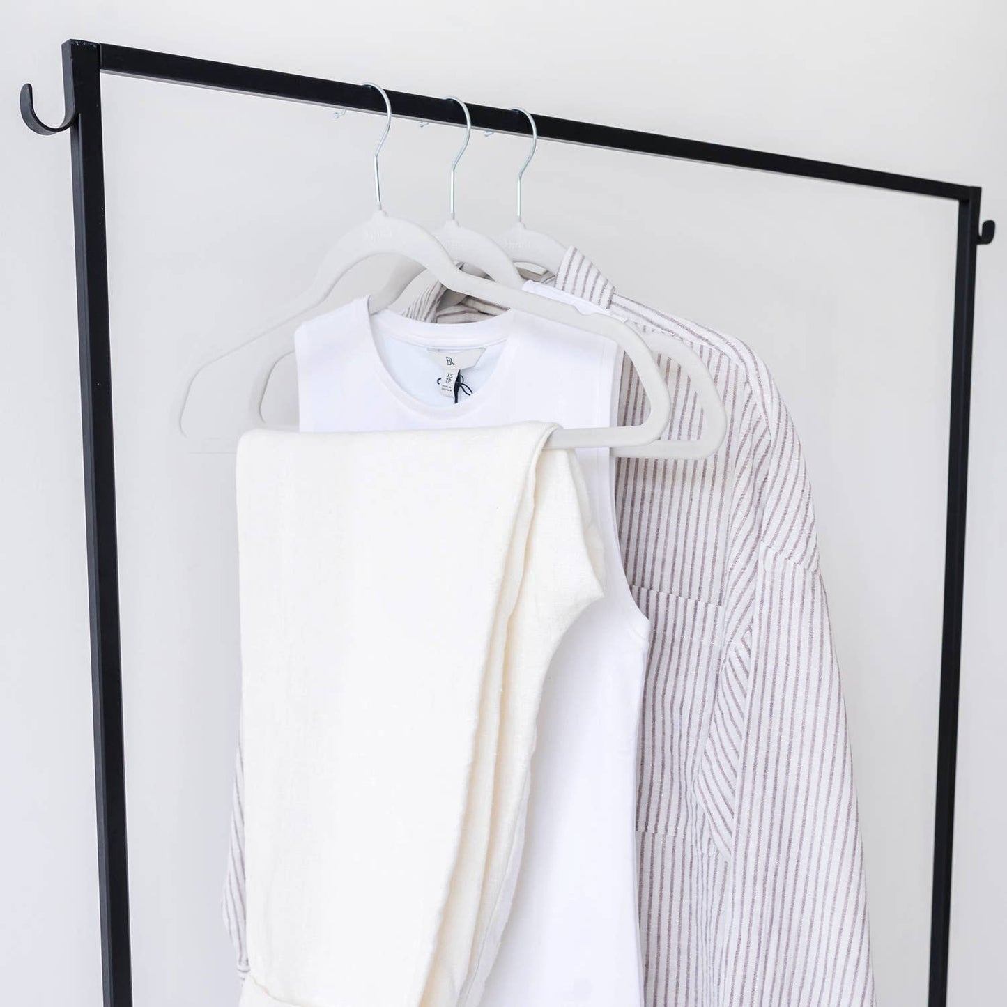 3 Sprouts - Adult Velvet Hangers (2 Packs of 15)
