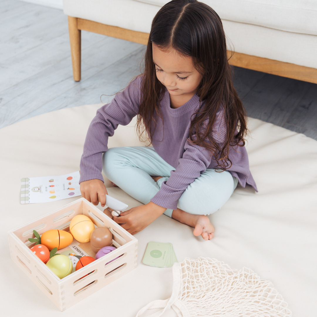 Pearhead - Wooden Farmers Market Toy Set, 21-Piece Pretend Play