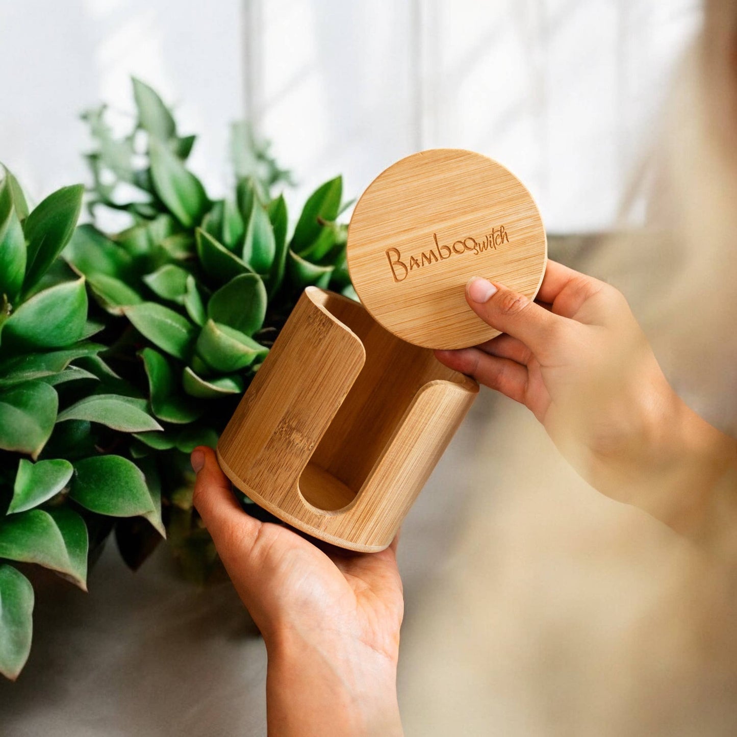 Bamboo Facial Rounds Holder | Earth Day Bestseller