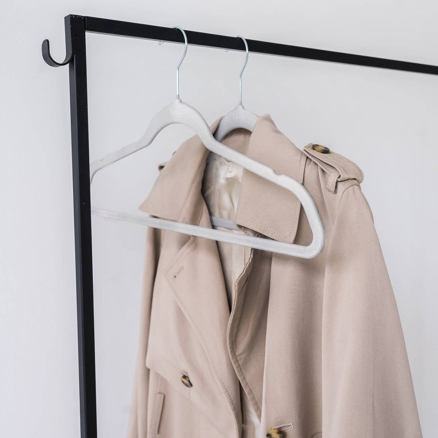 3 Sprouts - Adult Velvet Hangers (2 Packs of 15)