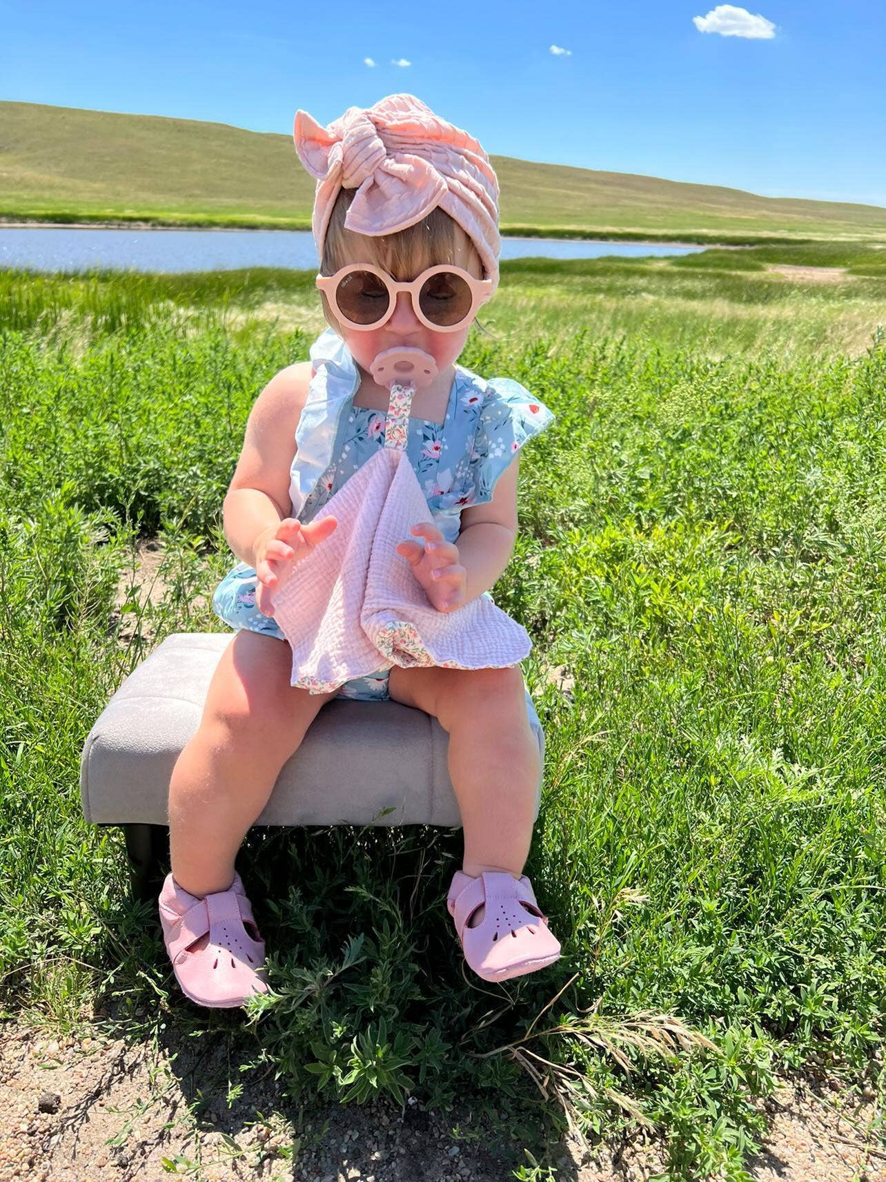 Ali+Oli - Pacifier Blanket Holder (Pink/Flowers)