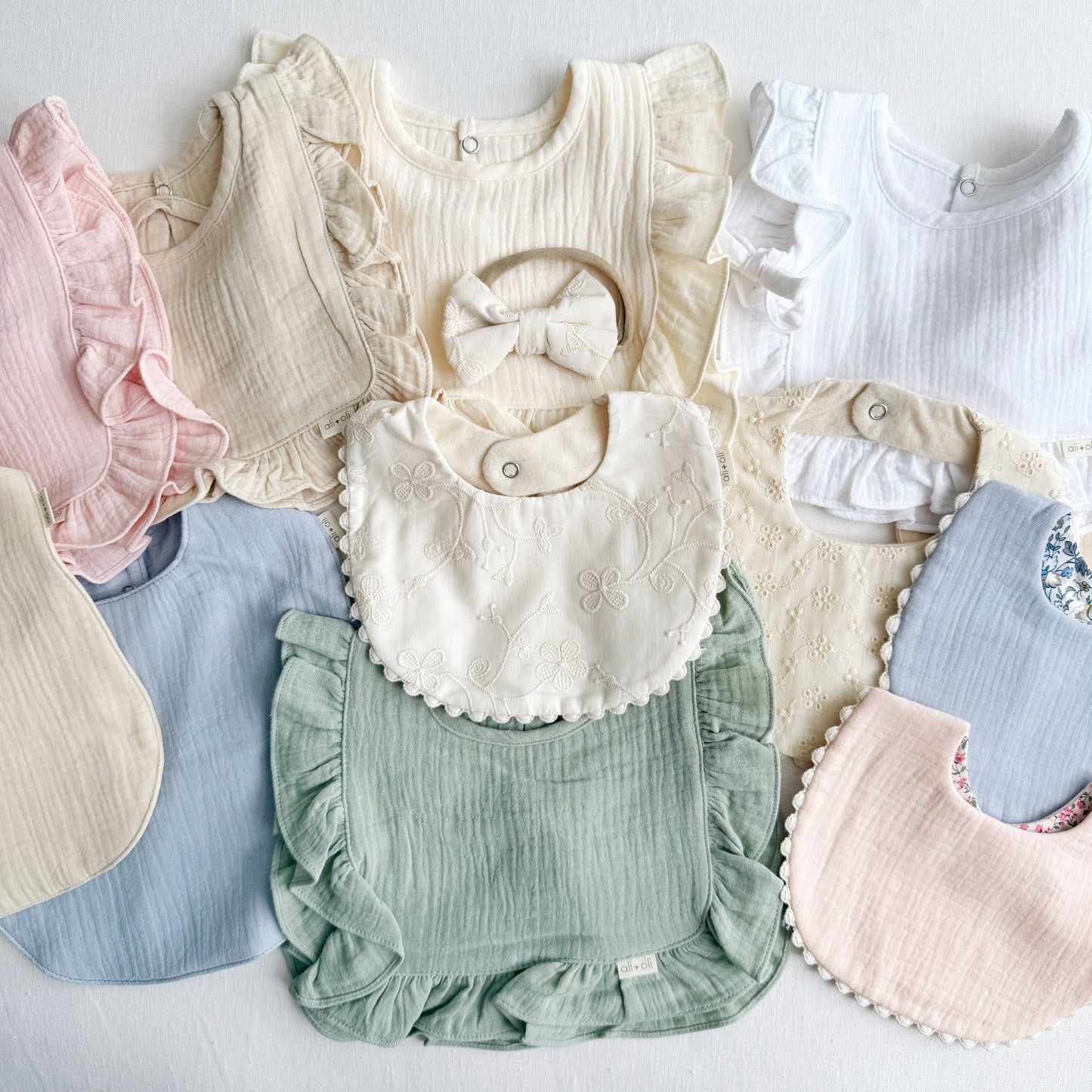 Ali+Oli - Muslin Cotton Baby Bib Double Sided (Pink/Flowers)