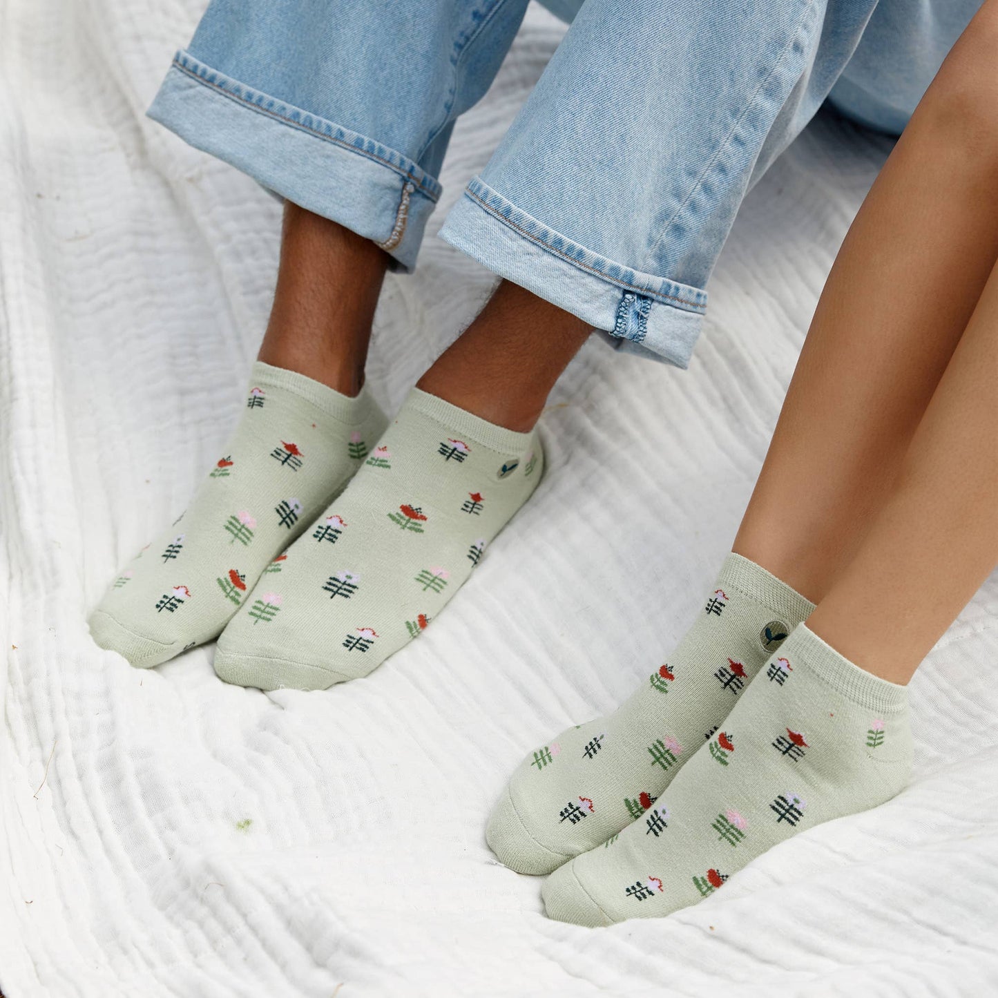 Conscious Step - Ankle Socks that Plant Trees | Tulips - Gifts for Gardeners
